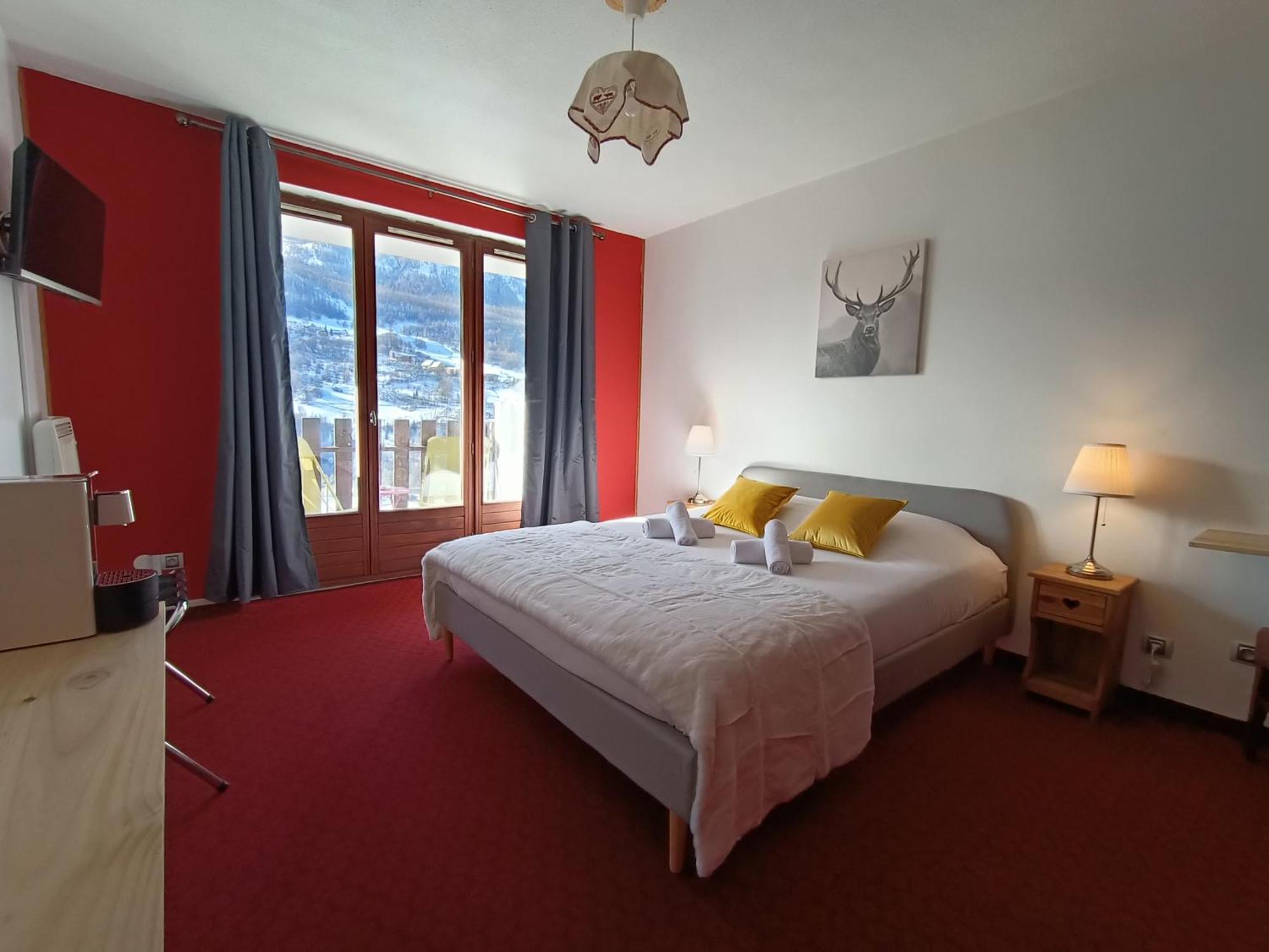 Hotel Plein Soleil Алос Екстериор снимка